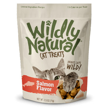 مكافآت القطط الطبيعية من Fruitables Wildly Natural بنكهة السلمون (71 جرامًا)